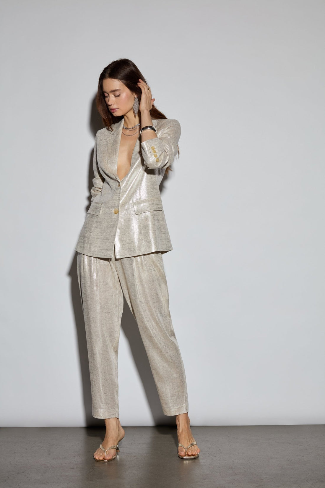 The Classic Linen Blazer - Jasmine Elaine
